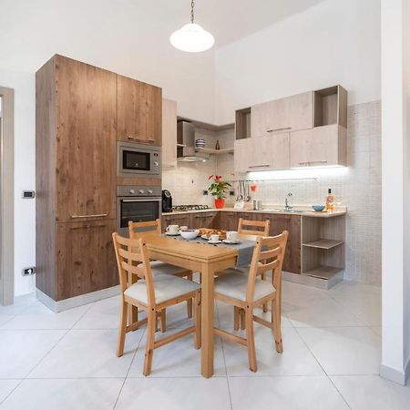 La Casa Di Gio - Stazione & Policlinico Apartment バーリ エクステリア 写真