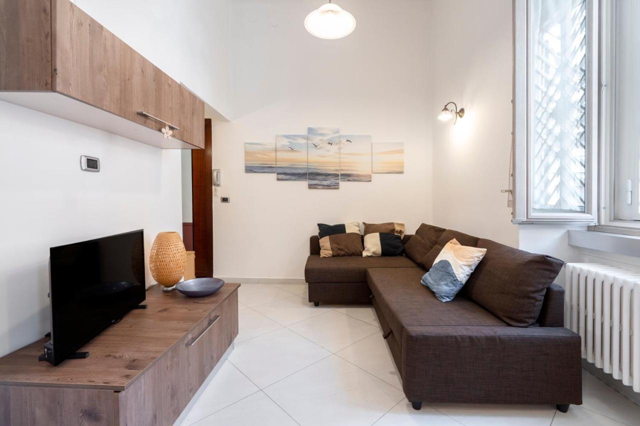 La Casa Di Gio - Stazione & Policlinico Apartment バーリ エクステリア 写真