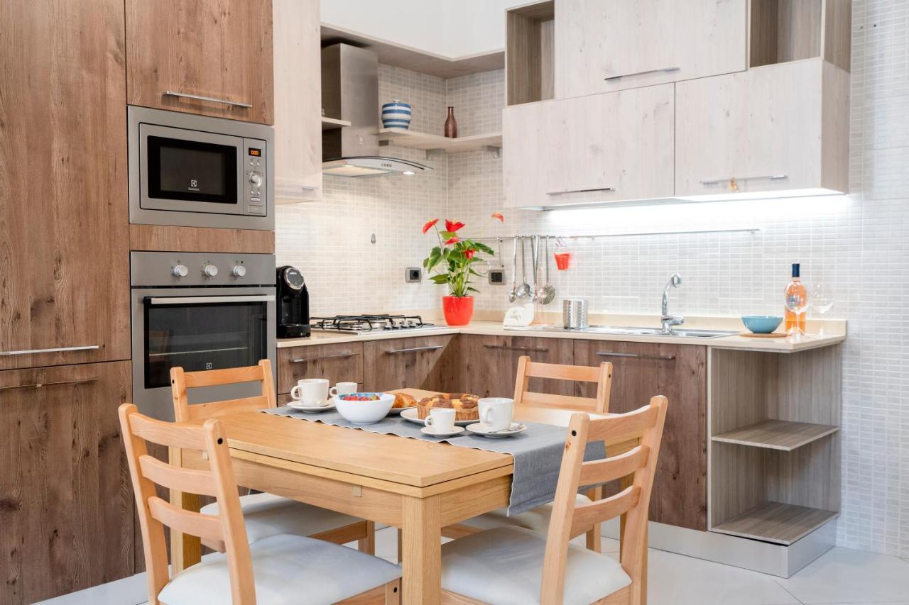 La Casa Di Gio - Stazione & Policlinico Apartment バーリ エクステリア 写真